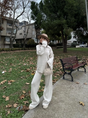 Yakalı Cizgi Detaylı Triko İkili Takım - Beyaz -