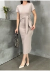 Kuşaklı mdl esnek kumaşlı elbise bej pt