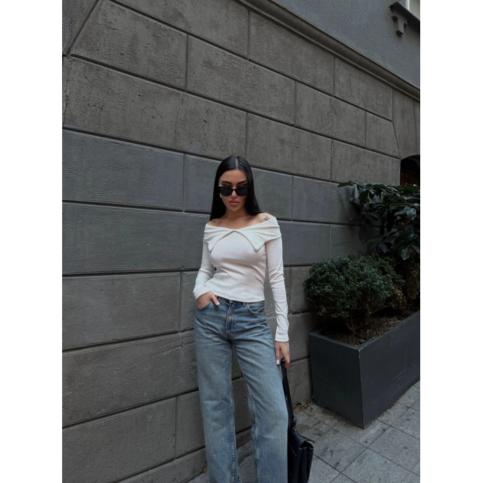 TAVSİYE EDİLEN GÜVENLİ SATICI Kelebek yaka uzun kol bluz beyaz