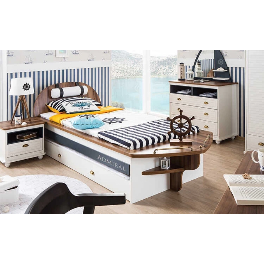 Admiral Genç Odası