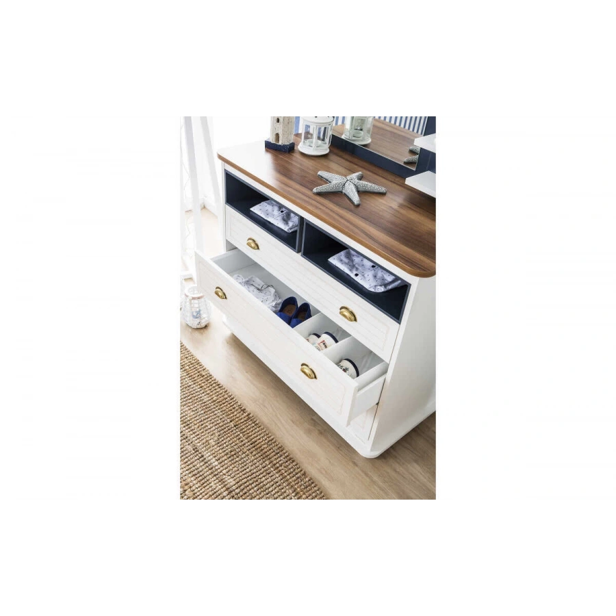 Admiral Genç Odası