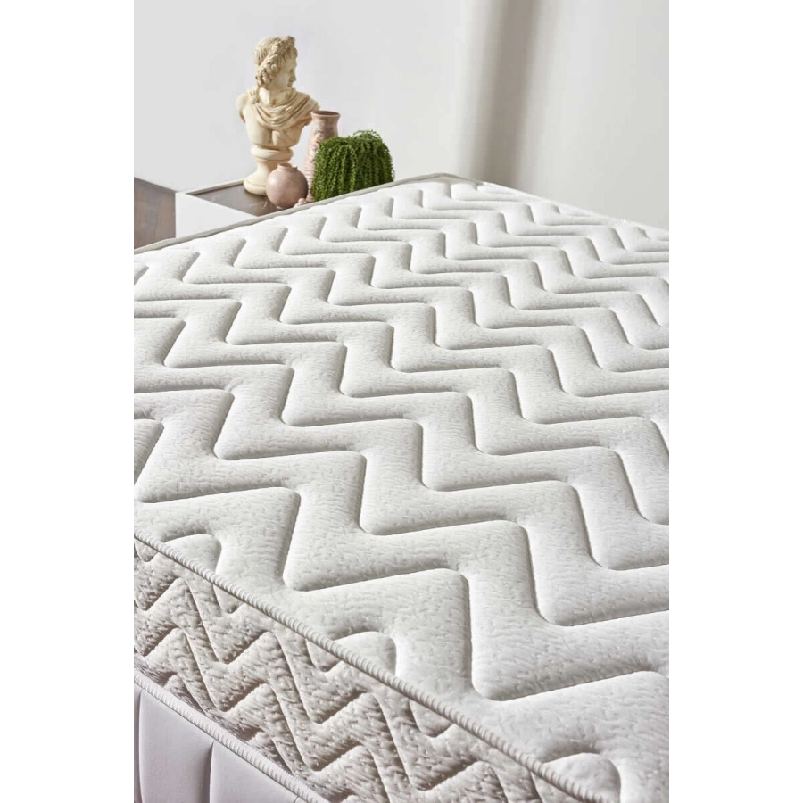 Hotel Delux Yatak 200x200