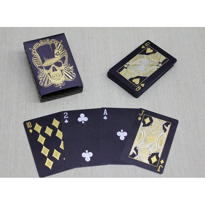 Altın Kurukafa Tasarımlı Siyah İskambil Oyun Kartı