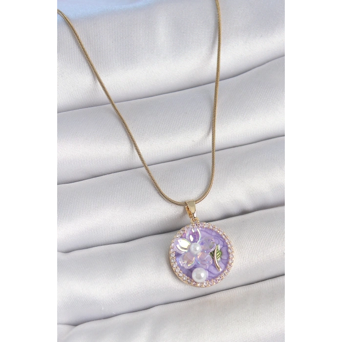 HEYF 316L Çelik Gold Renk Zincir Zirkon Taşlı Mor Mineli Çiçek İşlemeli İnci Detay Portre Model Kadın Kolye