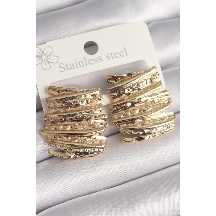 HEYF Pirinç Gold Renk İşlemeli Kare Plaka Model Kadın Küpe