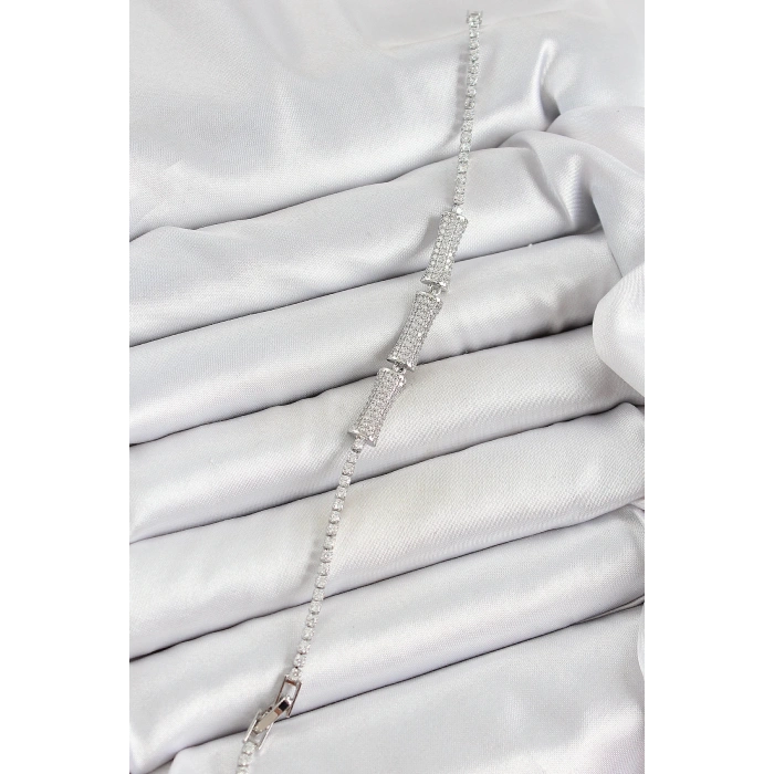 HEYF Pirinç Gümüş Renk Zirkon Taşlı Kemik Model Kadın Bileklik