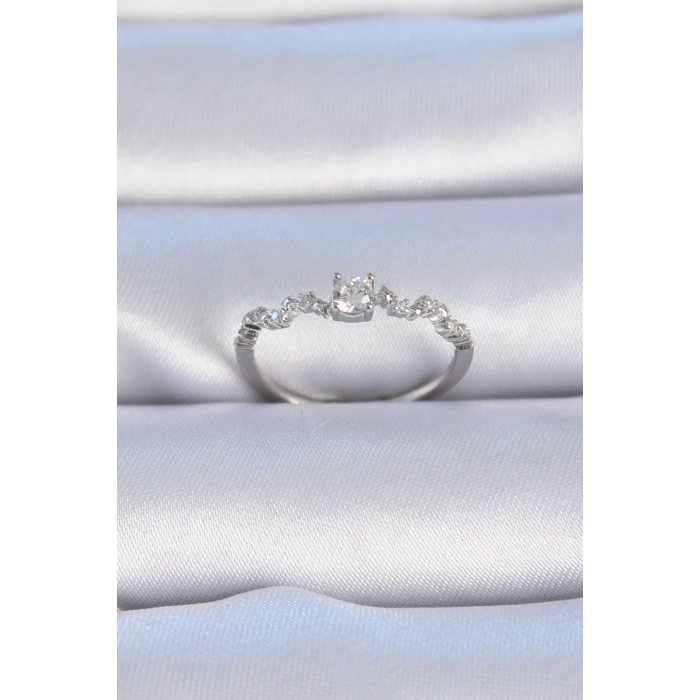 HEYF Pirinç Gümüş Renk Zirkon Taşlı Tek Taş Model Kadın Yüzük