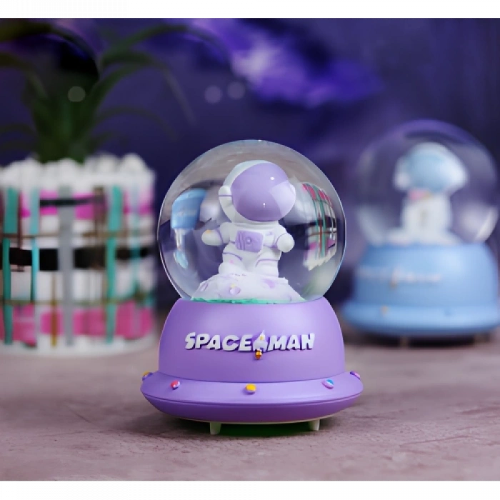 Minik Astronot Işıklı Kar Küresi