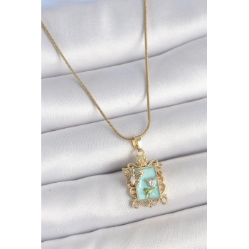 HEYF 316L Çelik Gold Renk Zincir Mavi Mineli Çiçek İşlemeli Zirkon Taşlı Kelebek Detay Portre Model Kadın Kolye
