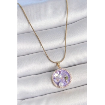 HEYF 316L Çelik Gold Renk Zincir Zirkon Taşlı Mor Mineli Çiçek İşlemeli İnci Detay Portre Model Kadın Kolye