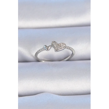 HEYF Pirinç Gümüş Renk Zirkon Taşlı Kalp Model Kadın Yüzük