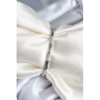 HEYF Pirinç Kemik Model Zirkon Taşlı Gümüş Renk Kadın Bileklik