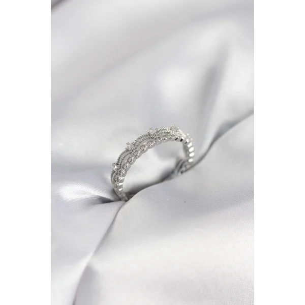 Gümüş Renk Motif Desenli Zirkon Taşlı Kadın Yüzük