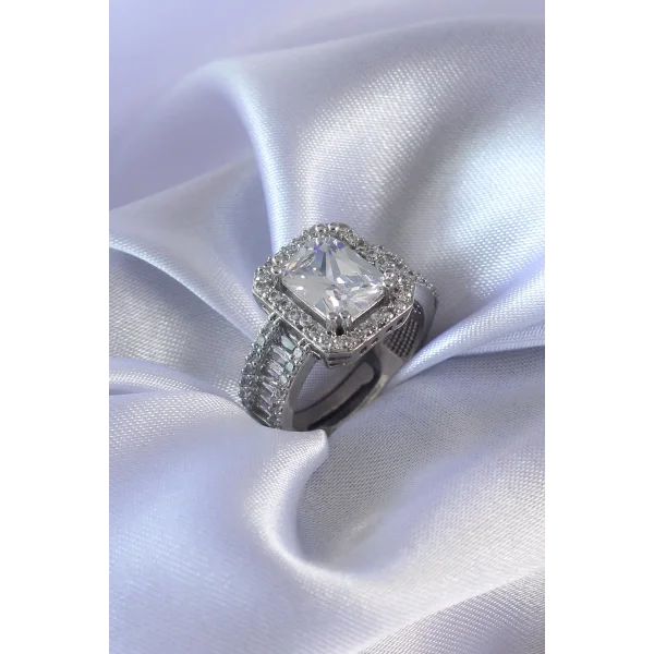 Gümüş Renk Zirkon Taşlı Kadın Yüzük