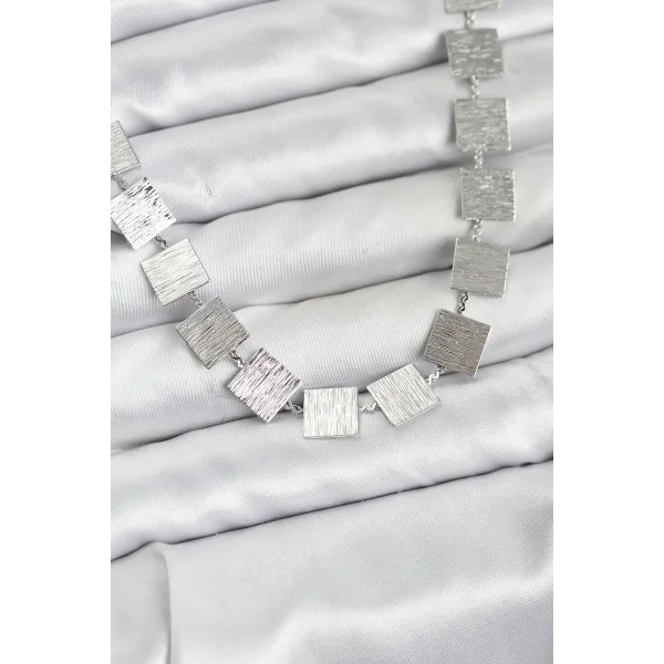 Kare Plaka Model Gümüş Renk Kadın Kolye