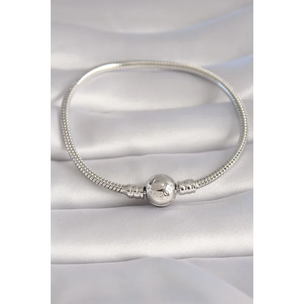 Pirinç Gümüş Renk İşleme Detay Charm Model Kadın Bileklik