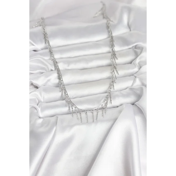 Pirinç Gümüş Renk Saçaklı Model Kadın Kolye