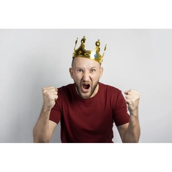 Plastik Kral Tacı Altın Renk Yetişkin Boy 55 Cm