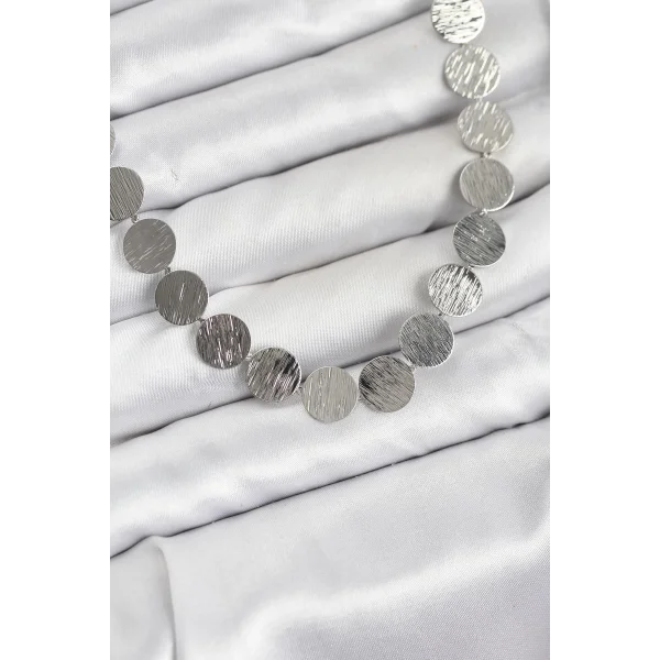 Yuvarlak Plaka Model Gümüş Renk Kadın Kolye