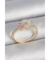 Pirinç Gold Renk Beyaz Mineli Pembe Zirkon Taşlı Çiçek Model Kadın Yüzük