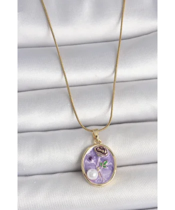 316L Çelik Gold Renk Zincir Mor Çiçek İşlemeli İnci Detay Portre Model Kadın Kolye