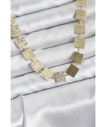 Kare Plaka Model Gold Renk Kadın Kolye