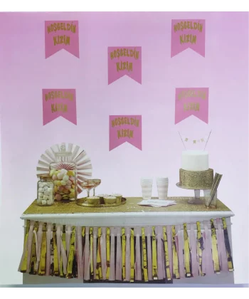 Pembe Üzeri Altın Hoşgeldin Kızım Flama Süs