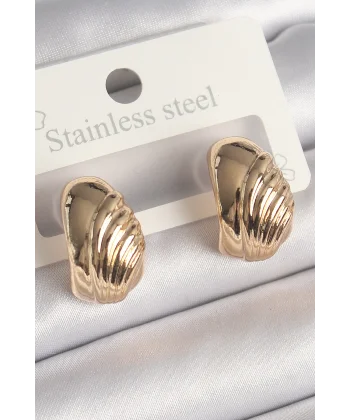 Pirinç Gold Renk İşleme Detaylı Yarım Halka Model Kadın Küpe