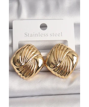 Pirinç Gold Renk İşlemeli Kare Model Kadın Küpe