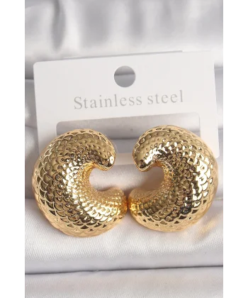 Pirinç Gold Renk Yılan Sırtı İşlemeli Yarım Halka Model Kadın Küpe