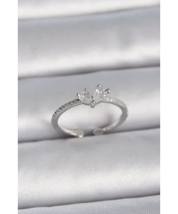 Pirinç Gümüş Renk Ayaralanabilir Zirkon Taşlı Kalp Model Kadın Yüzük