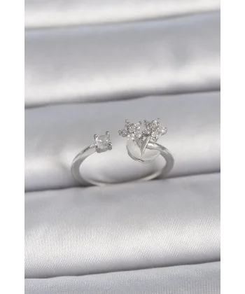 Pirinç Gümüş Renk Ayarlanabilir Zirkon Taşlı Yıldız Model Kadın Yüzük