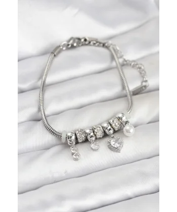 Pirinç Gümüş Renk Kalp Charmlı Kadın Bileklik