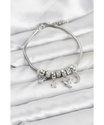 Pirinç Gümüş Renk Kalpli Model Charmlı Kadın Bileklik