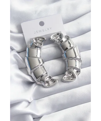 Pirinç Gümüş Renk Kruvasan Model Kadın Küpe