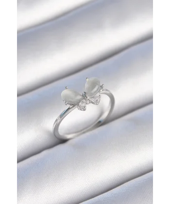 Pirinç Gümüş Renk Zirkon Taşlı Beyaz Mineli Kelebek Model Kadın Yüzük