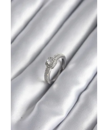 Pirinç Gümüş Renk Zirkon Taşlı Kadın Yüzük