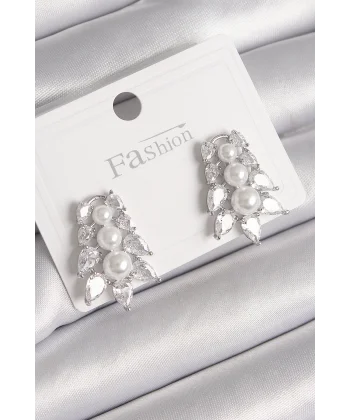 Pirinç Gümüş Renk Zirkon Taşlı Yaprak Model İnci Detay Kadın Küpe