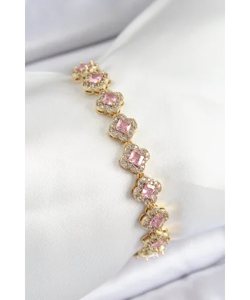 Pirinç Zirkon Taşlı Pembe Yonca Baget Model Gold Renk VIP Seri Kadın Bileklik