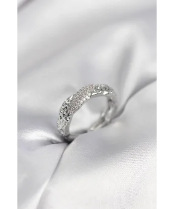 Zirkon Taşlı Puntalı Gümüş Renk Kadın Yüzük