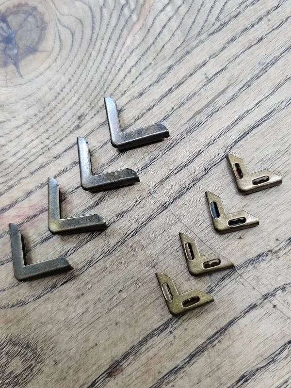 Antik Köşebent (4lü)