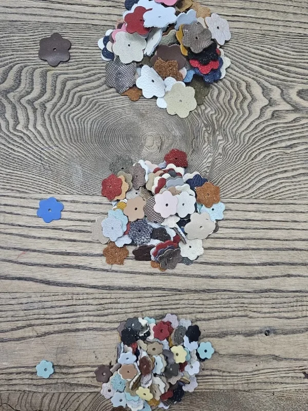 Deri Kesilmiş Çiçek