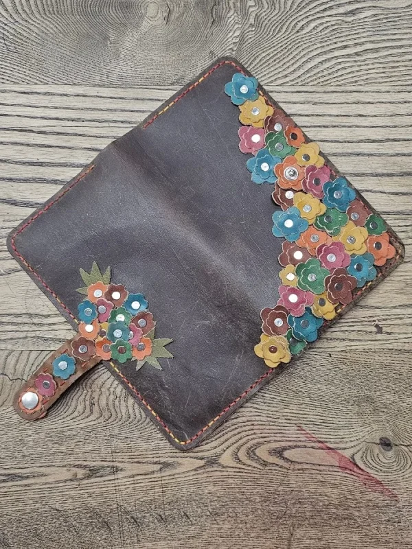 Deri Kesilmiş Çiçek