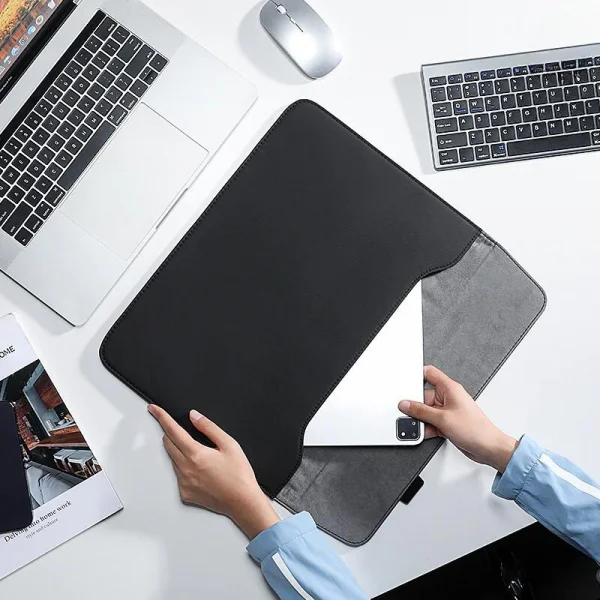 Mark Ryden ENCASE 15.4 Laptop Kılıfı
