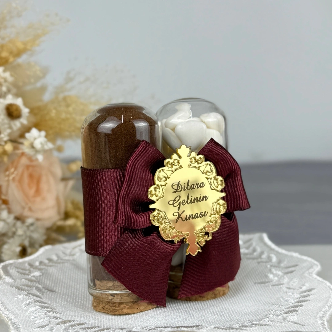 Cam Fanusta Türk Kahvesi ve Kalpli Şekerleme- Konsepte Uygun Kurdele Detayı ve Pleksi İsimlik - 20 Adet