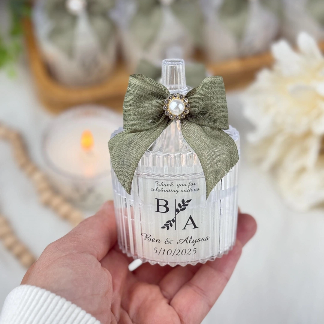 Zeytin Işıltısı – Kişiye Özel Mika Kutulu El Yapımı Vanilya Kokulu Mum Seti (20 Adet)