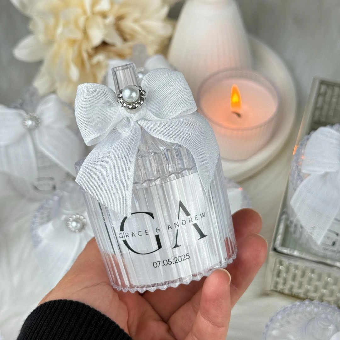 Parıltı Kutusu – Kişiye Özel Broşlu Mika Kutulu Mum Seti (20 Adet)