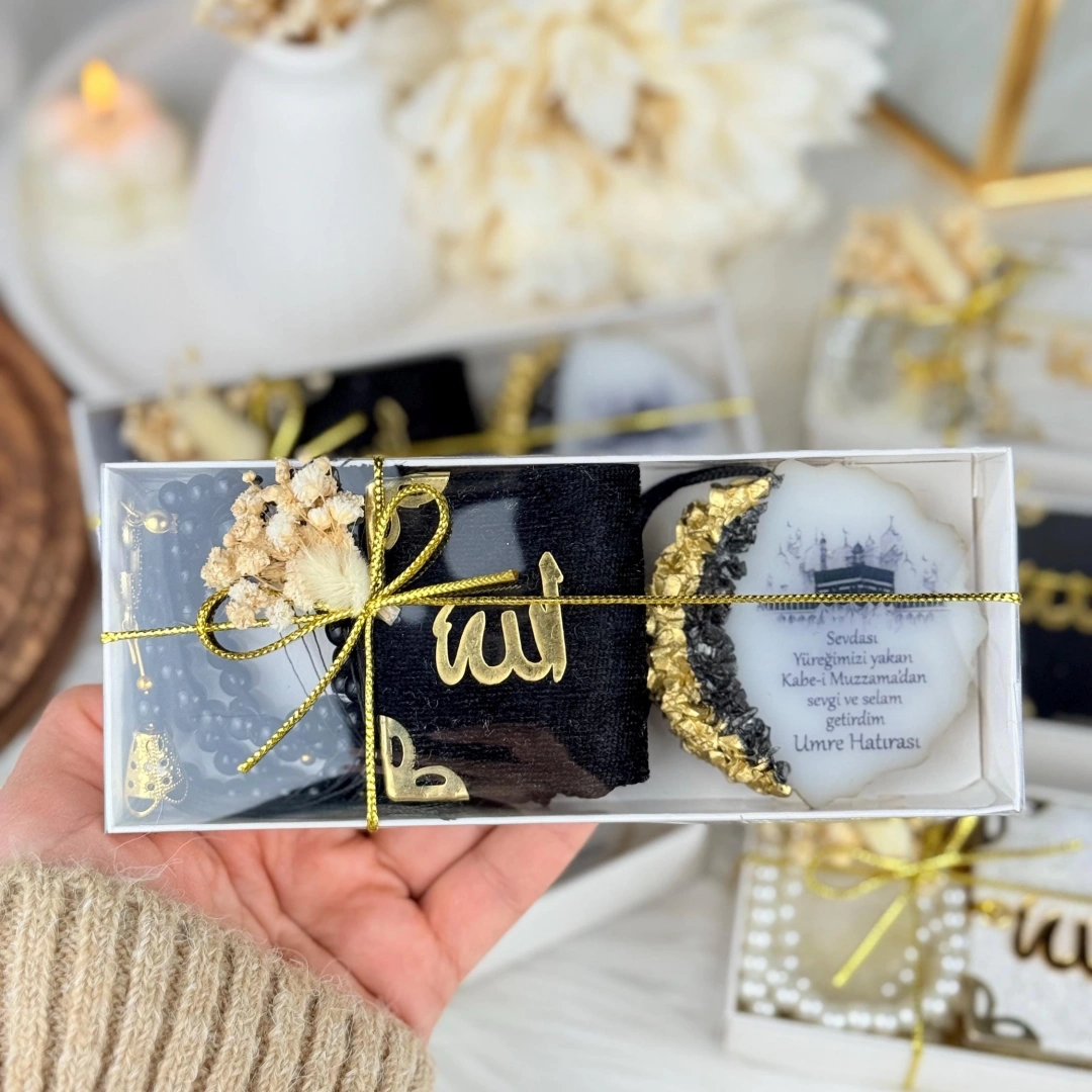 Kişiye Özel Üçlü Set: Mini Kur’an, 99’luk Tesbih ve Epoksi Magnet – El Yapımı Lüks Kutu