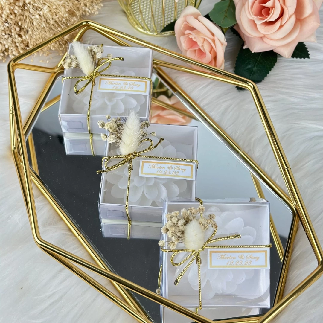 Lotus Işığı – Kişiye Özel Kutulu El Yapımı Doğal Mum Seti (20 Adet)