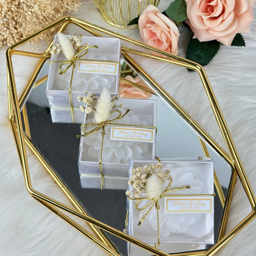 Lotus Işığı – Kişiye Özel Kutulu El Yapımı Doğal Mum Seti (20 Adet)